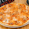 Фото к позиции меню Пицца с колбасками сальчичче и маскарпоне