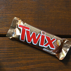 Шоколадный батончик Twix