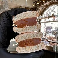 Макарон Солёная карамель