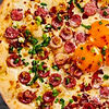 Фото к позиции меню Пицца с колбасками и яйцом (32 см)