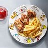 Фото к позиции меню Шашлычок из курицы с картофелем фри и кетчупом
