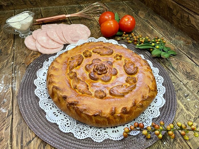 Пирог с ветчиной, сыром и грибами