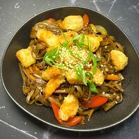 Wok с тигровыми креветками