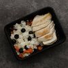 Фото к позиции меню Куриное филе су-вид с рисом, овощами и маслинами