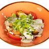 Фото к позиции меню Теплый салат с куриным филе и лесными грибами
