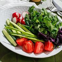 Сезонные овощи и зелень