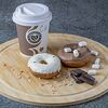 Фото к позиции меню Кофе с пончиками, покрытые натуральным шоколадом