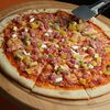Фото к позиции меню Пицца с тунцом и авокадо