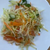 Салат с белокочанной капустой