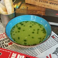 Крем-суп из брокколи с чесночными гренками
