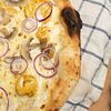Фото к позиции меню Неаполитанская пицца Панна э фунги