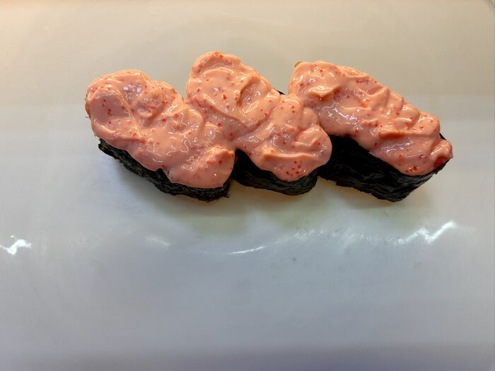 Суши-спайси с лососем (3шт.)