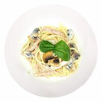 Спагетти с ветчиной и грибами