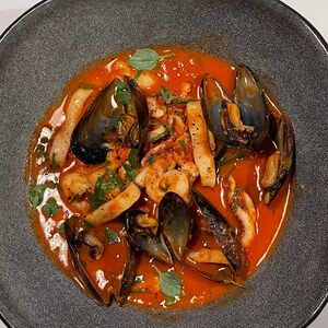 Cioppino с морепродуктам