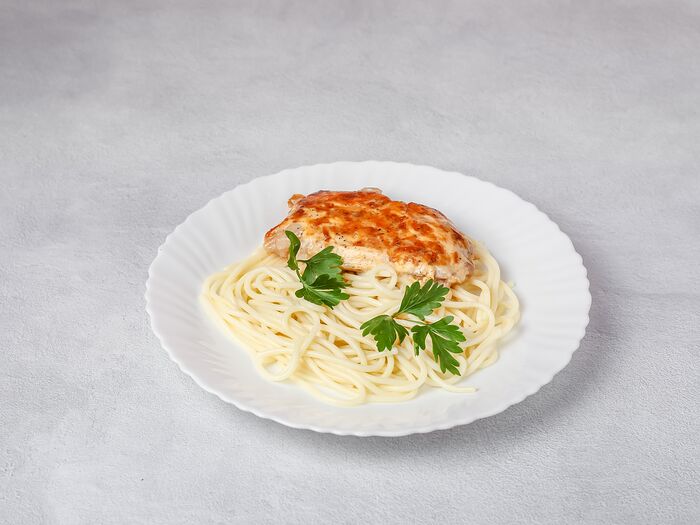Курица с сыром и спагетти