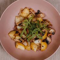 Грудинка жареная с картофелем и грибами