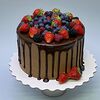 Фото к позиции меню Торт шоколадный с ягодами