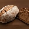 Фото к позиции меню Ремесленный луковый хлеб
