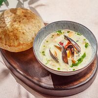 Суп Клэм-чаудер с морепродуктами
