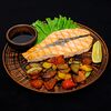 Фото к позиции меню Стейк из лосося с овощами