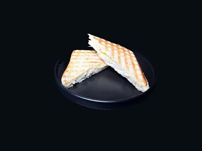 Фирменный сэндвич с тигровыми креветками и крабом