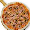 Фото к позиции меню Пицца Ветчина, грибы, оливки