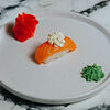 Фото к позиции меню Суши с лососем и сливочным сыром