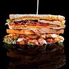 Фото к позиции меню Сэндвич с курицей и беконом