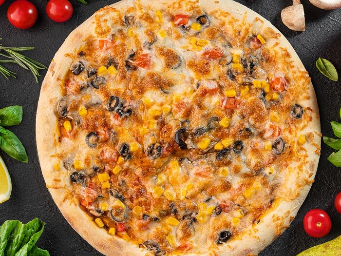 Эпика пицца иваново. Пицца европейская. Пицца с маслинами. Овальная пицца. Пицца Бамбино.