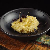 Картофельное пюре с сыром и трюфельным маслом
