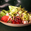 Фото к позиции меню Фирменный овощной салат с бакинскими томатами