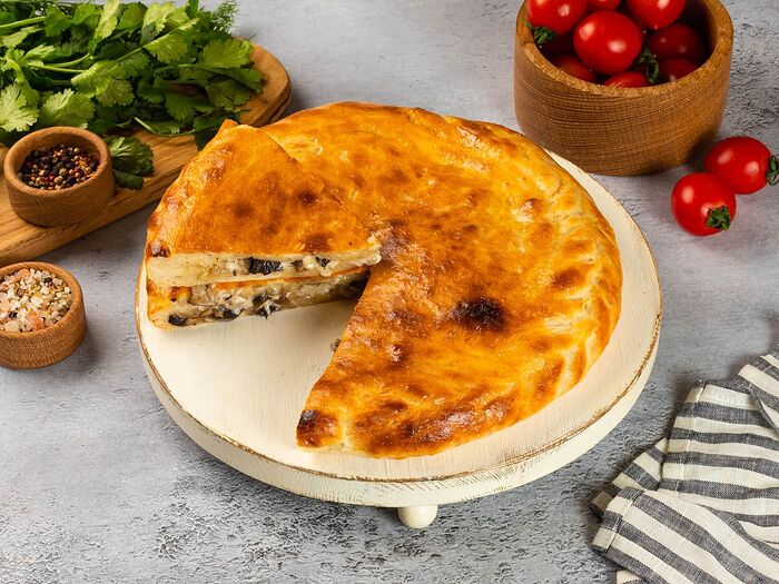 Осетинский пирог Картофджин с сыром и картофелем