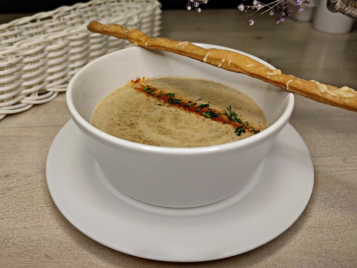 Крем-суп грибной с палочкой гриссини