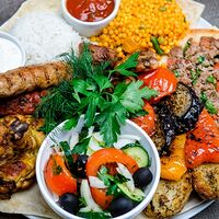 Турецкая мясная тарелка