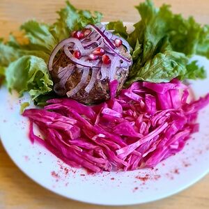 Красное лобио с орехами и капустой по-гурииски / Red lobio with nuts and Gurian cabbage