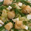 Фото к позиции меню Зеленый салат с морским гребешком