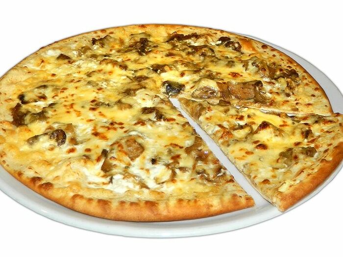 Пицца гигантская с белыми грибами