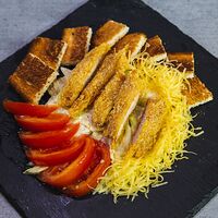 Салат Цезарь с курицей