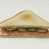 Фото к позиции меню Сэндвич с сёмгой, сыром и песто