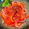 Фото к позиции меню Ачик-чучук из сочных томатов с красным луком и чили