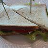 Фото к позиции меню Сэндвич с семгой и творожным кремом