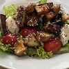 Фото к позиции меню Теплый салат с хрустящими баклажанами
