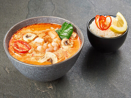 Том Ям Кунг с креветками и рисом