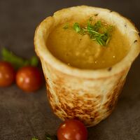 Чечевичный крем-суп в хлебном стакане
