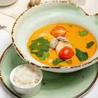 Суп с морепродуктами по-тайски