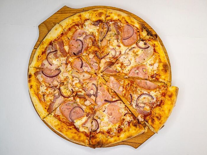 Пицца с ветчиной и грибами 28 см