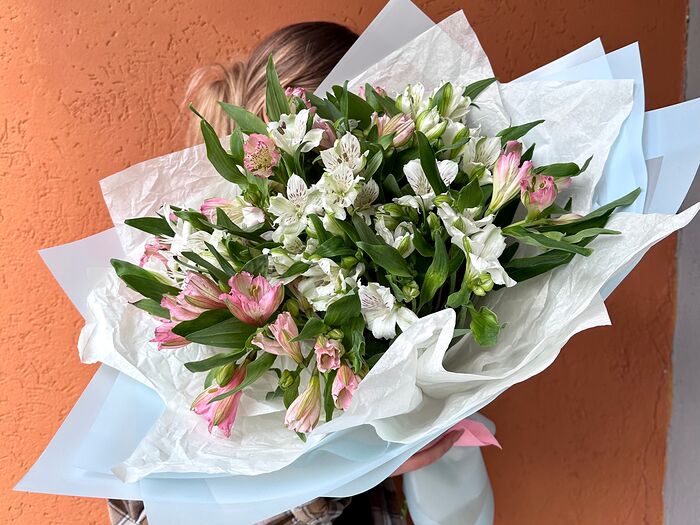 Букет цветов из альстромерий 1216