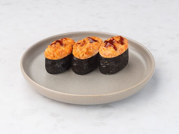 Суши, запечённые под соусом спайси с креветкой