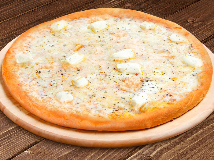 Пицца Четыре сыра 30 см на класс. тесте