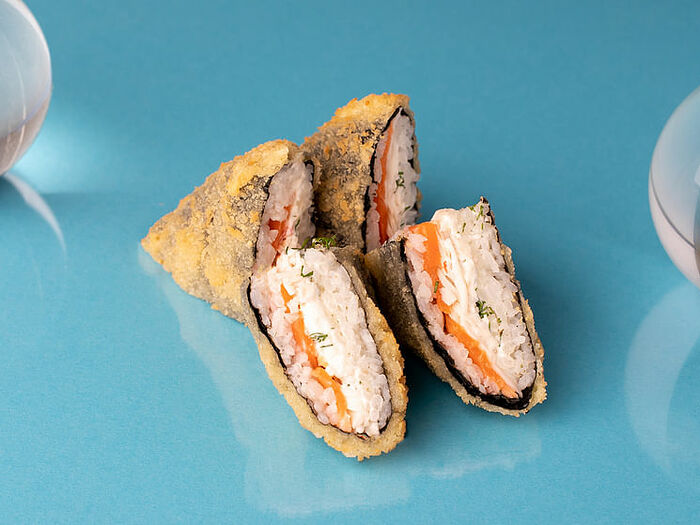 Японский сэндвич с лососем